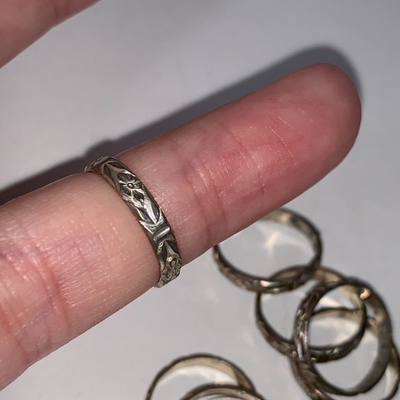 Sterling Silver Floral Design Ring, Size 3 1/4 - Picture 4 of 13
